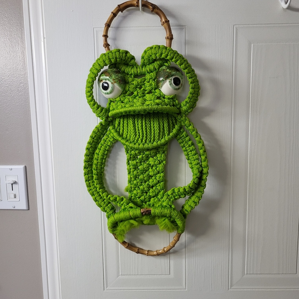 Vintage Bright Green Macrame Frog Wall Hanging Towel Rack